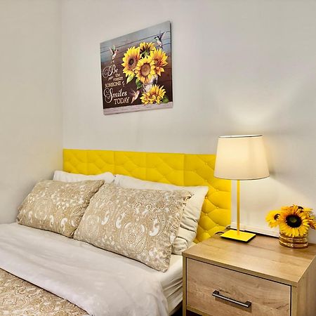 Private Room With Shared Bathroom On The 1St Floor 10 Minutes Walk To University Of Washington Сиэтл Экстерьер фото
