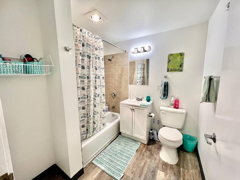Private Room With Shared Bathroom On The 1St Floor 10 Minutes Walk To University Of Washington Сиэтл Экстерьер фото